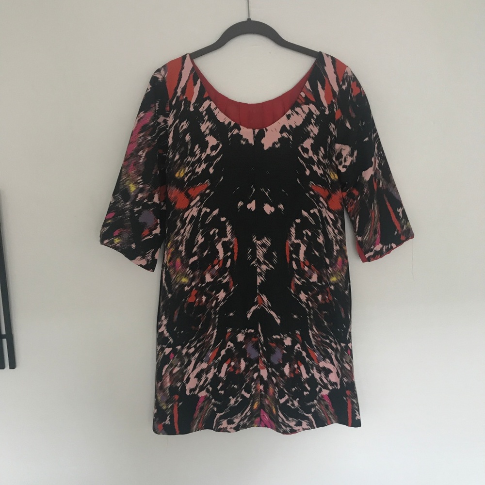 Dema Dress Abstract - Picture 2 of 2